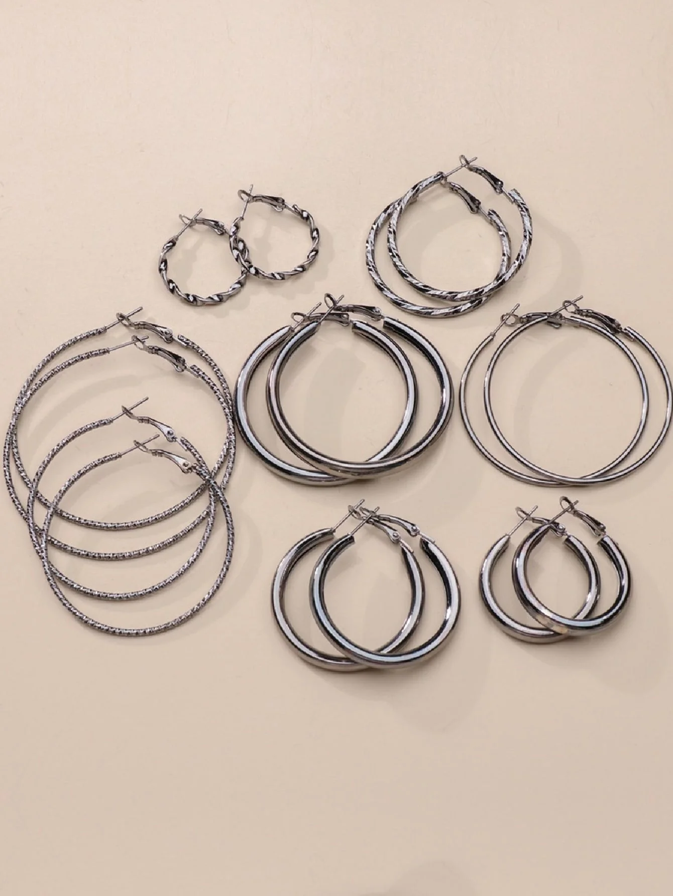8 Pack Round Hoop Earrings - Image 3