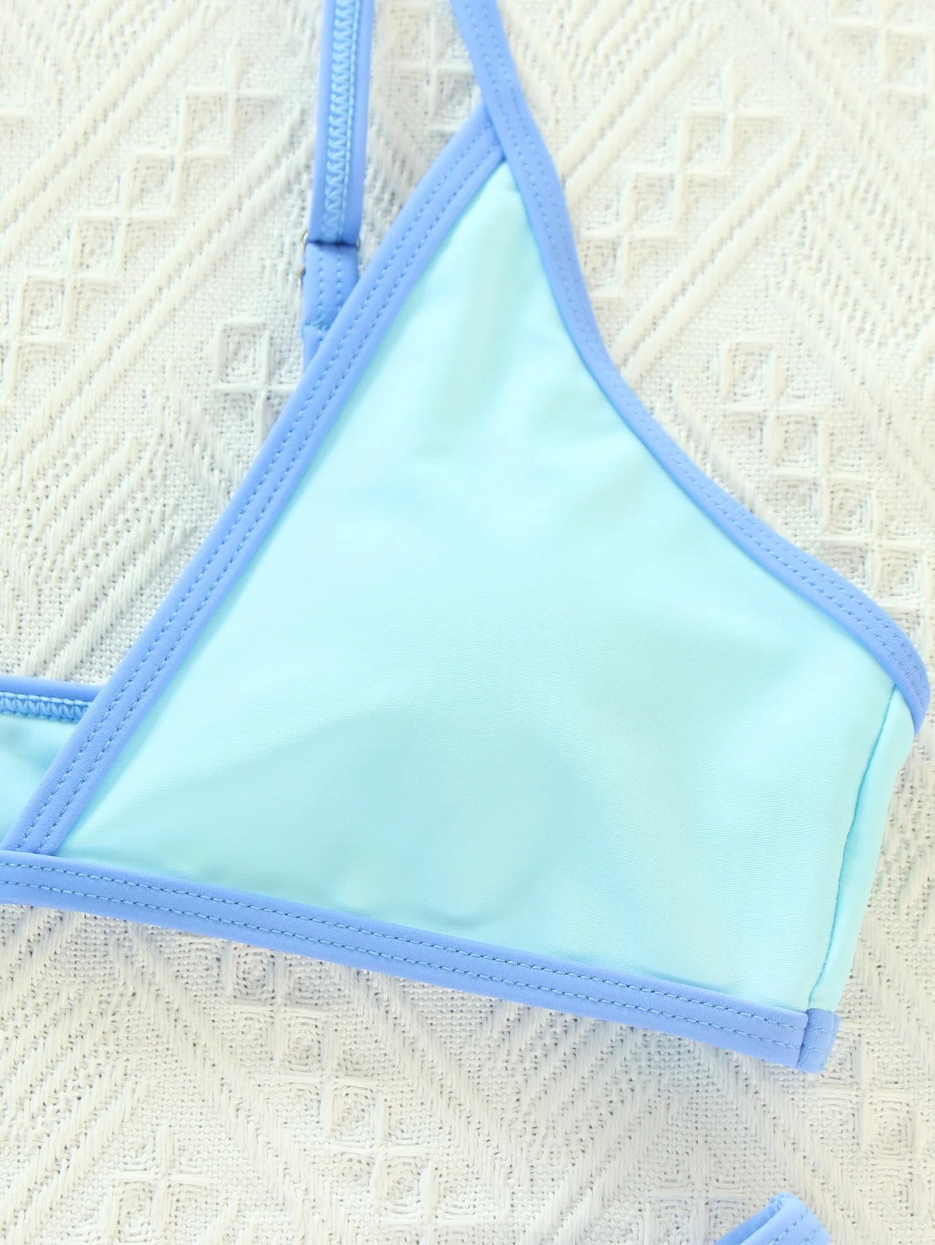 Contrast Bikini Swimsuit - Image 4